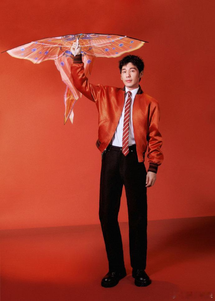白宇不语只是一味的吃面  每次看到白宇微博打卡的面，都会想尝尝看！从羊肉胡萝卜面