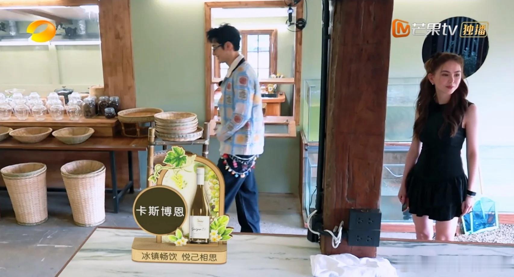 《中餐厅10》首播，昆凌i人上综艺实录 看完《中餐厅10》第一期，好多人说昆凌性