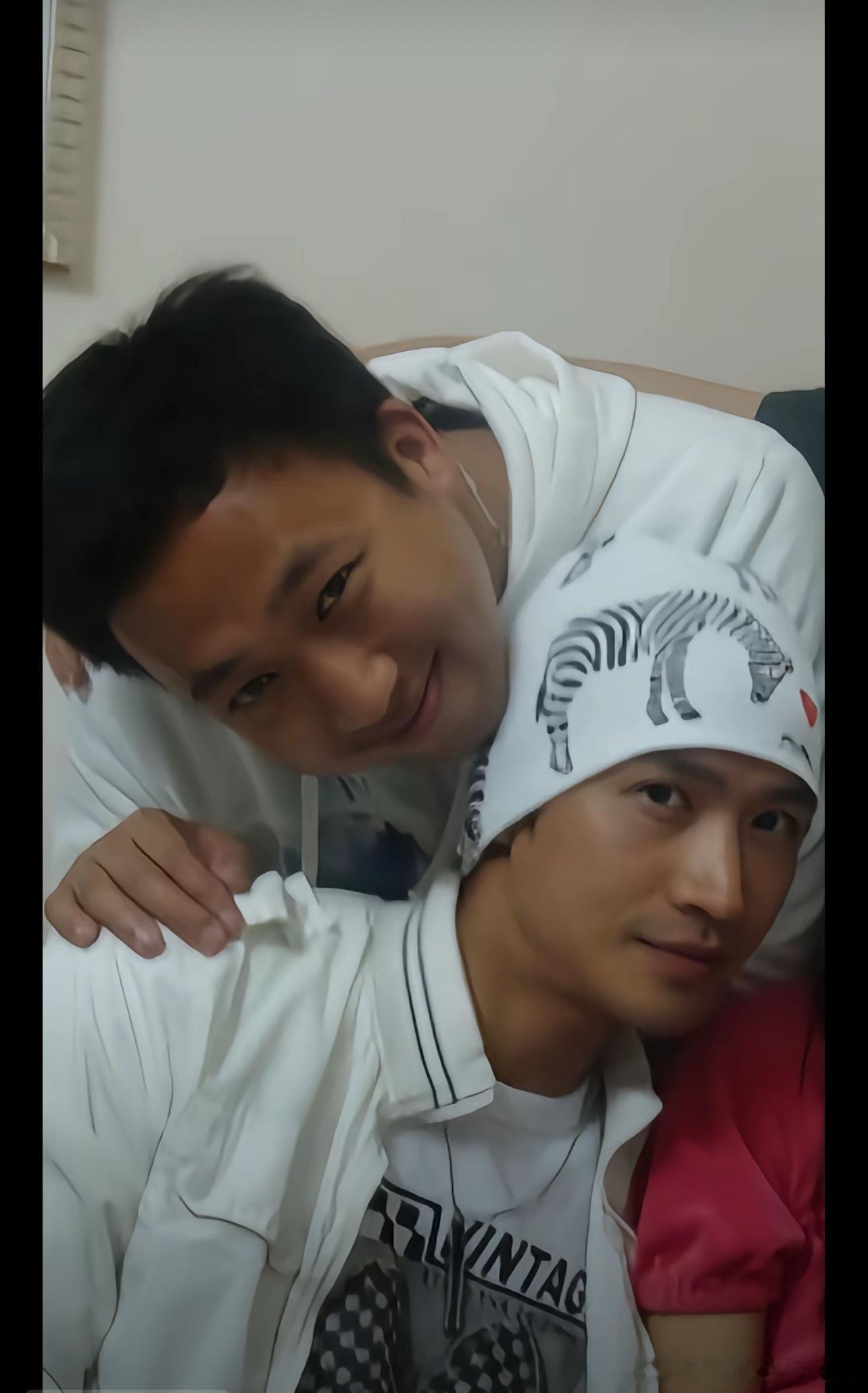 《连朋友都不算》死丫头嘴硬吧 ​​​