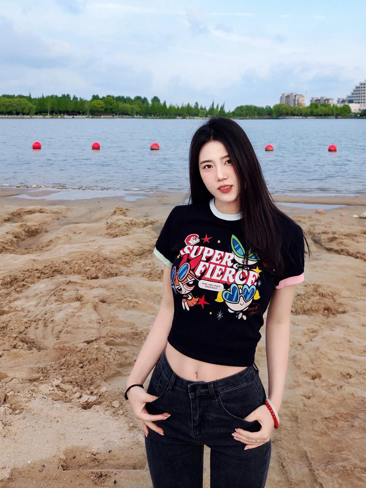 靓仔今天吃什么？

见rush穿搭 高极高穿搭 潮女大t恤 laubu穿搭 苹果