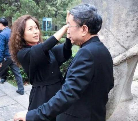 不要妄议马兰的婚姻

说到黄梅戏演员马兰，不少人为之叹息，说什么她嫁错了人，一朵