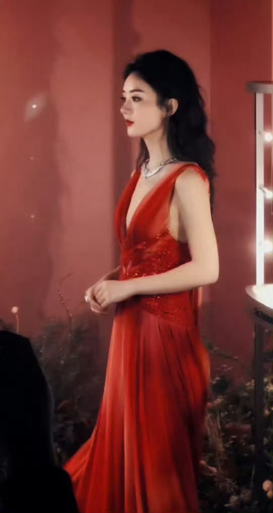 好绝美的侧颜呀