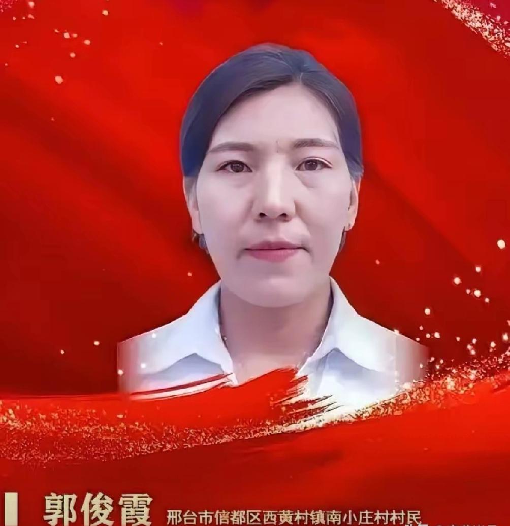 河北邢台1女子跟着丈夫跑大车为生，生活并不富裕，谁成想，邻居夫妻相继离世，留下一