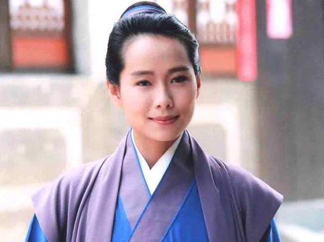 一次，记者问赵雅芝:“娱乐圈的帅哥那么多，为什么当年《新白娘子传奇》的许仙非得找