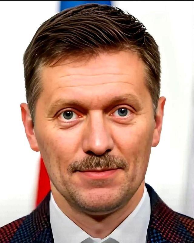 俄罗斯突然给全世界按下了静音键。克里姆林宫发言人佩斯科夫，对着一屋子记者直接撂下