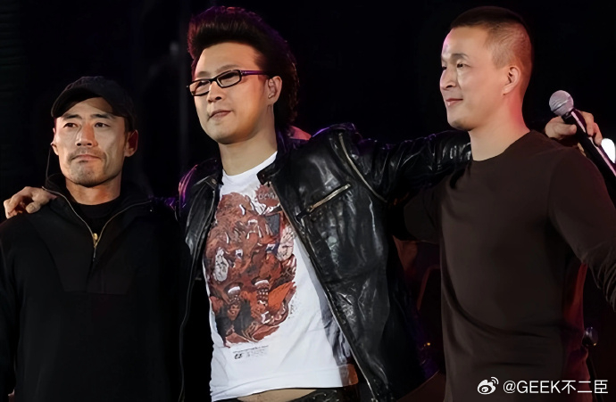 汪峰 旭日阳刚旭日阳刚靠翻唱走红却长期商演侵权，汪峰发禁唱令维权。这不仅是个人权