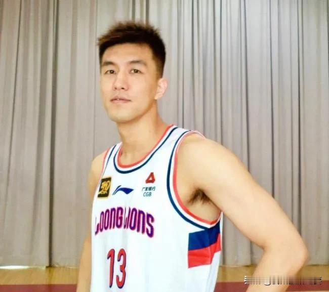 CBA广东德比广州战胜深圳，广州当家球员郭艾伦热泪盈眶，再次证明自己还能打球！！