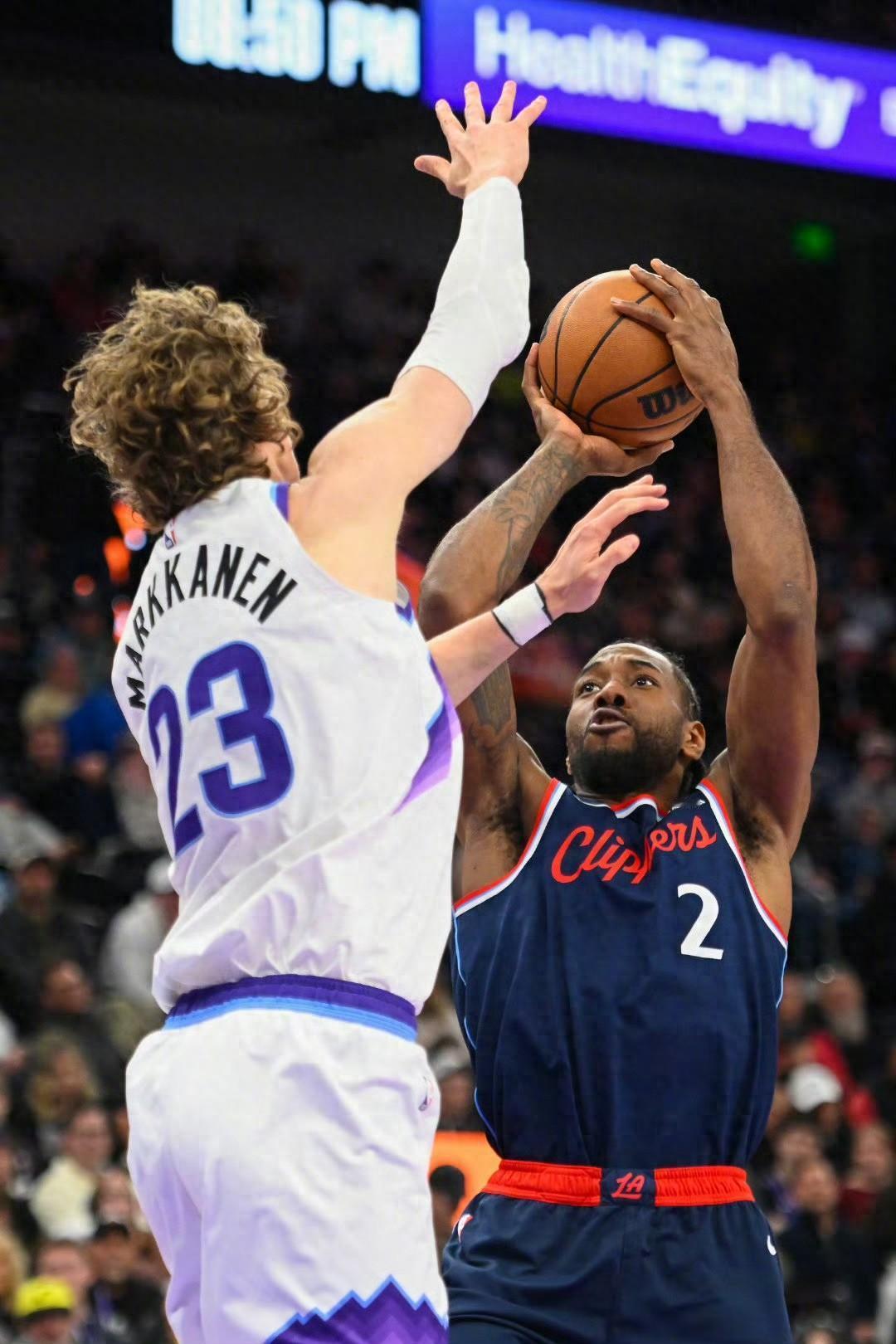 低开高走，115-103！快船双喜临门，西部排名出炉：掘金错失好局
 
北京时间