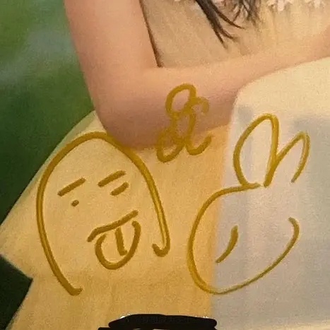 周也给杀青应援的两百个粉丝 每人都画了专属签名照 粉丝也太幸福了 因为浙江这段时
