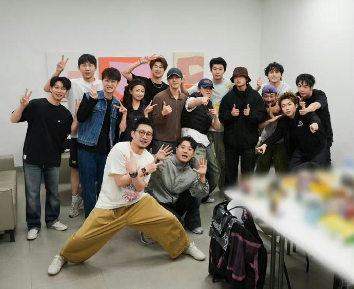 白敬亭王安宇去看喜人巡演了 白敬亭王安宇去看喜人巡演了！ 