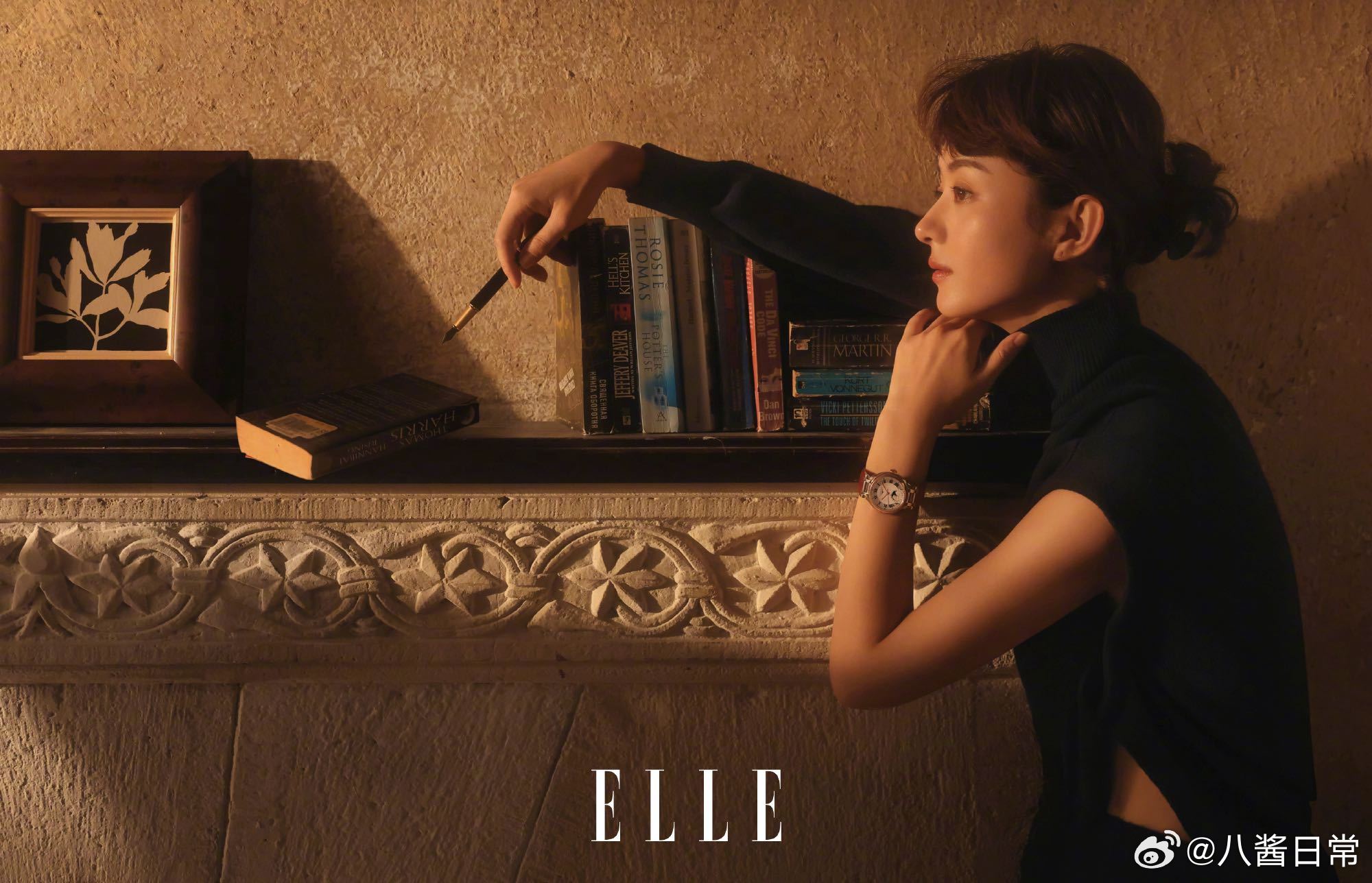 赵丽颖ELLE封面 赵丽颖素色织光大片  赵丽颖这组《ELLE》大片太绝美啦，复