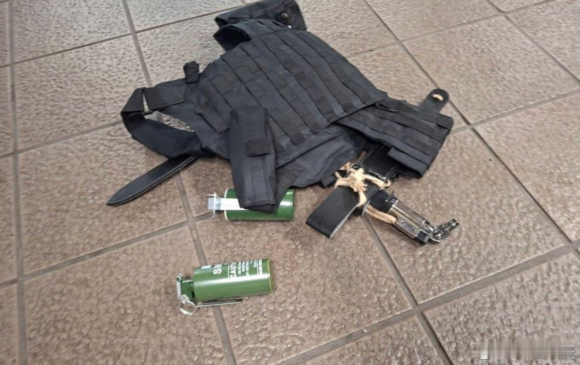 台北车站袭击案已致4死 有岛民问：这防弹衣是不是在“黑熊学院”买的？绿配不是陆配