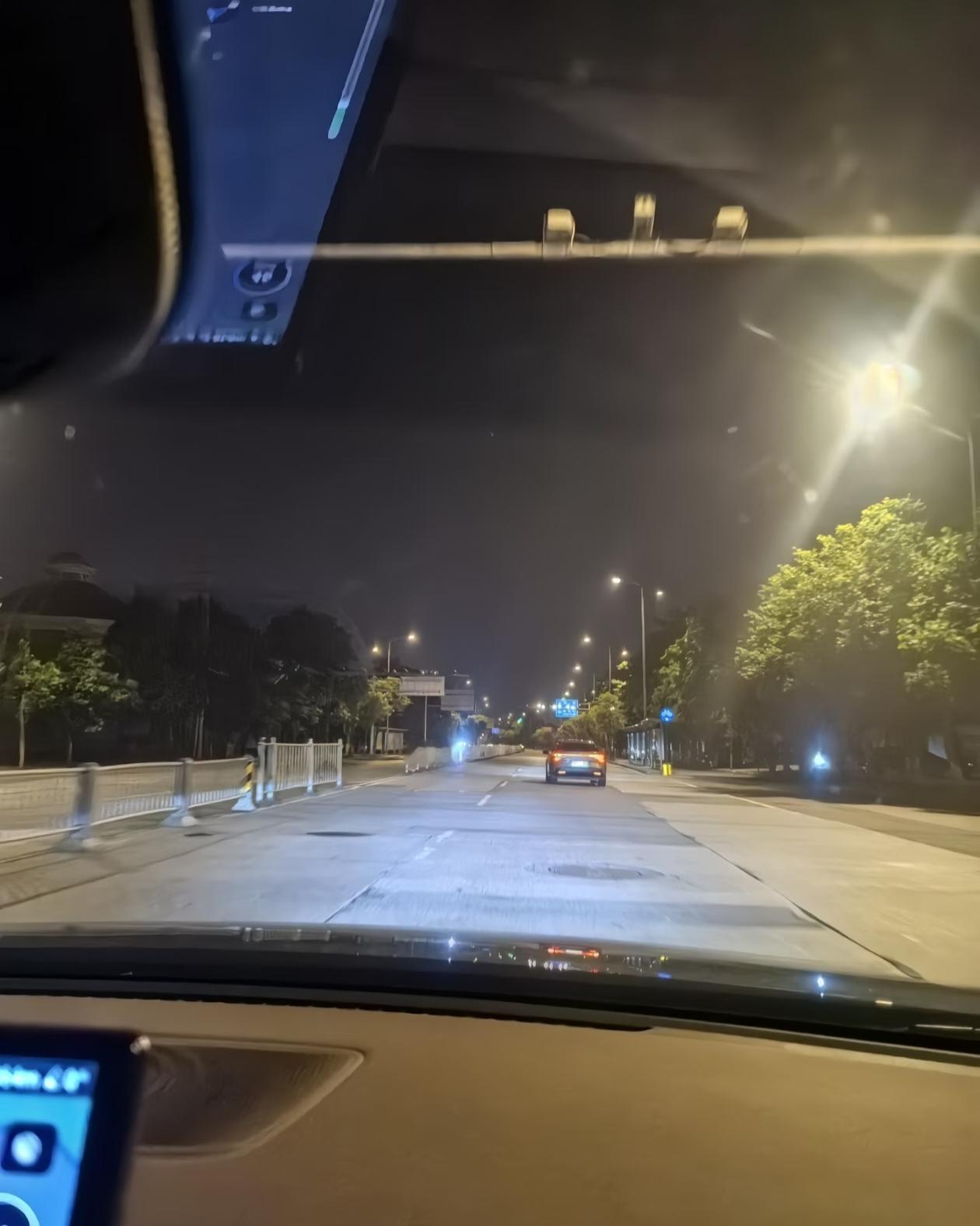 半夜从郫都区某派出所出来，当事人问我：“法律为什么不保护女性，离婚为什么这么难”