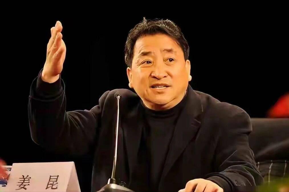 🔥大反转！姜昆 “赴美过圣诞唱红歌” 竟是恶意造谣！

圣诞夜瓜田炸了！一段 