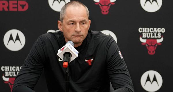 芝加哥公牛宣布解雇篮球运营副总裁阿图拉斯·卡尼索瓦斯以及总经理马克·埃弗斯利，球