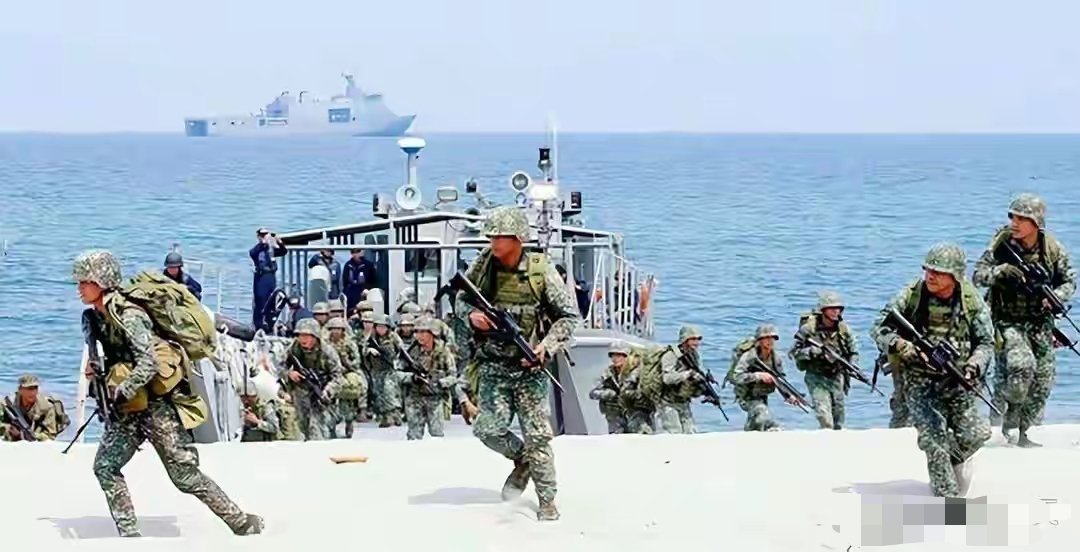 忍了一天，我战区增兵南海，日本首次部署中导，不让中国建保护区菲律宾的抗议，是在中