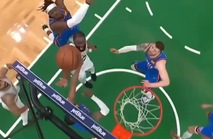 凯尔特人微速递 杰伦·布朗吐槽多特：打我头那一下就像爷爷打孙子一样 真烦3月27