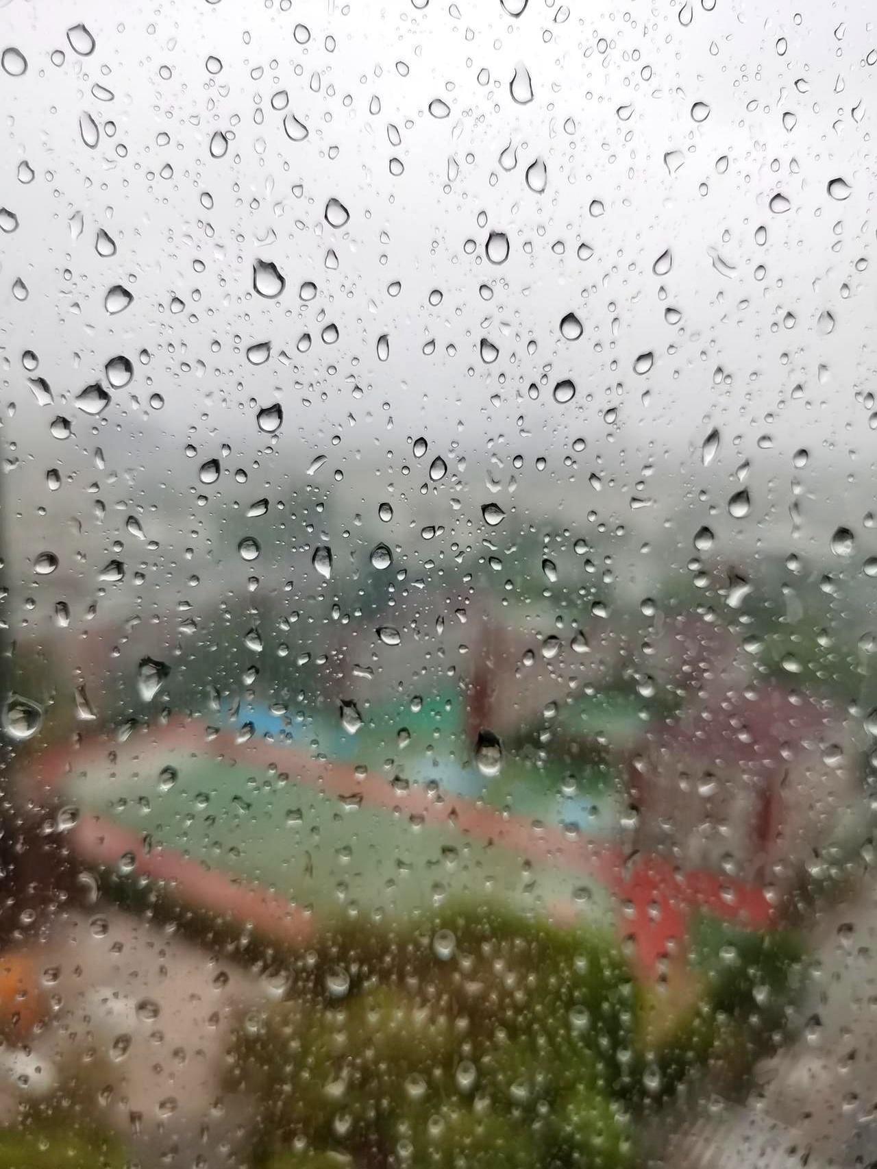 谁能想到，住得高不仅躲不过台风，还得承受一波“生化攻击”？
8月9号这大周末的，