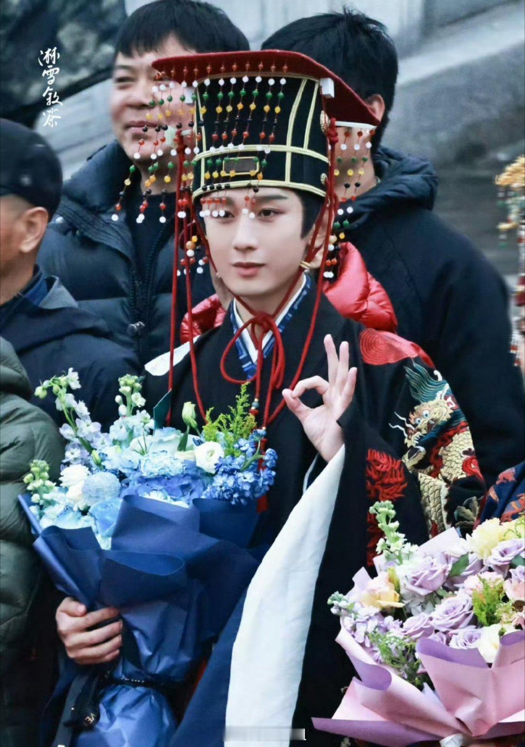 成毅《两京十五日》杀青是登基造型 大家觉得状态咋样 