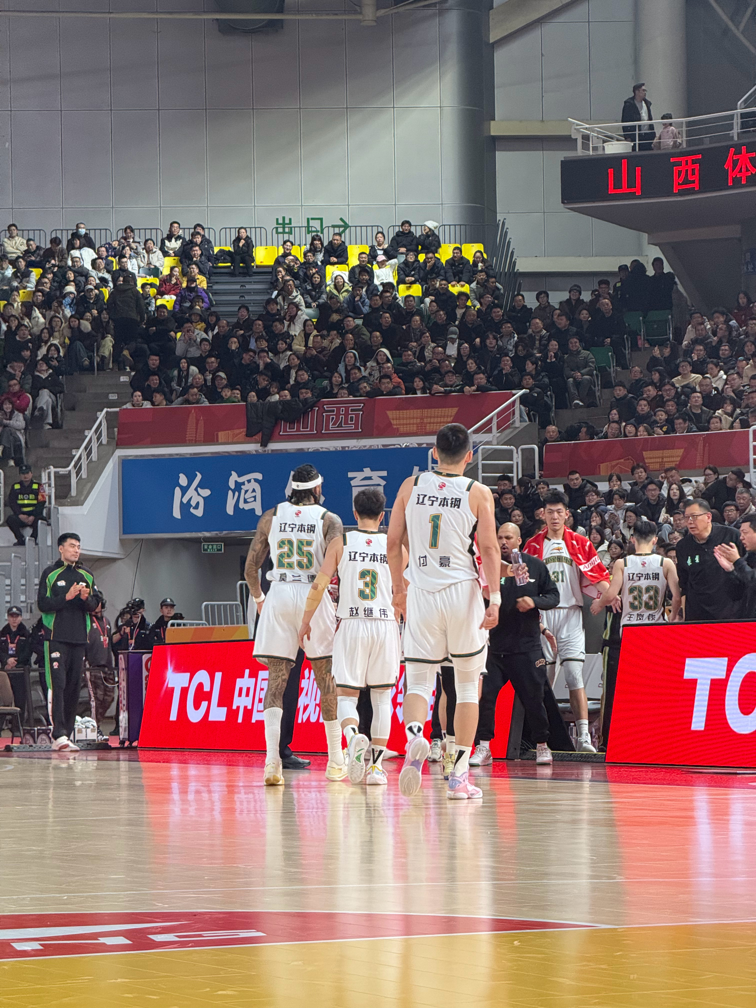 山西男篮vs辽宁男篮赵继伟两记三分打停对手！ 