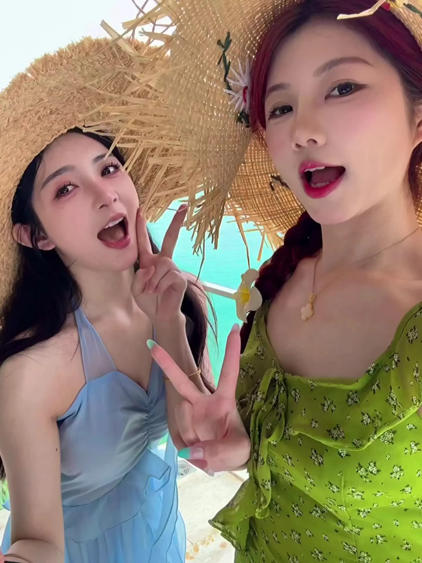 妈妈生我的时候说姐姐这么漂亮，再生个妹妹 果然妹妹也很漂亮