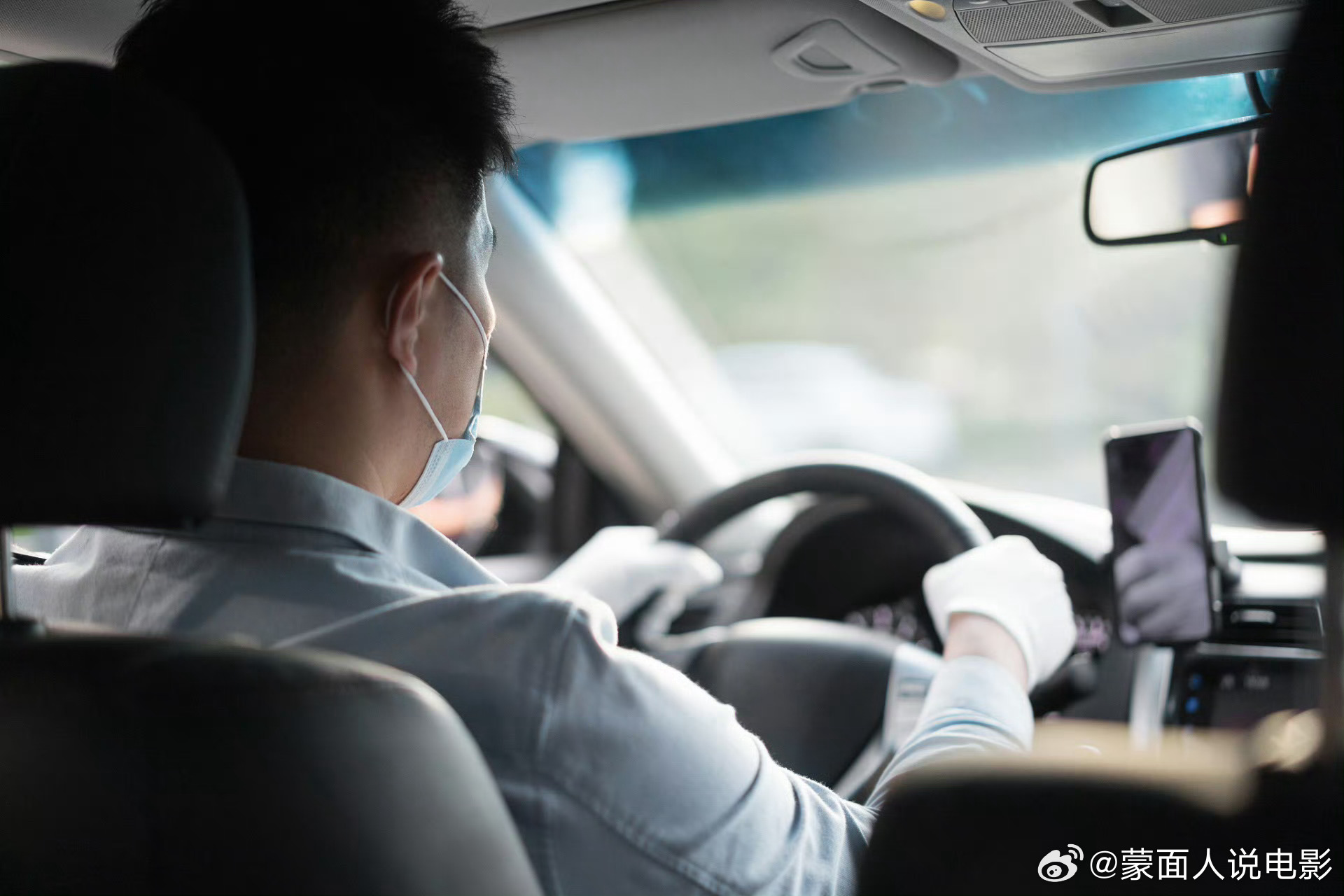 车该不该忠实执行驾驶员指令超级车主 这个问题其实触及了“人机共驾”的核心矛盾。简