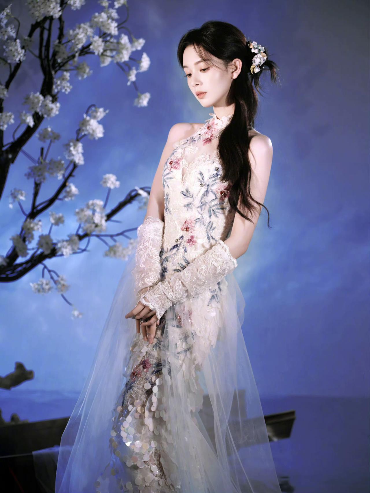 梦幻花海中的仙女，唯美婚纱照陈瑶！