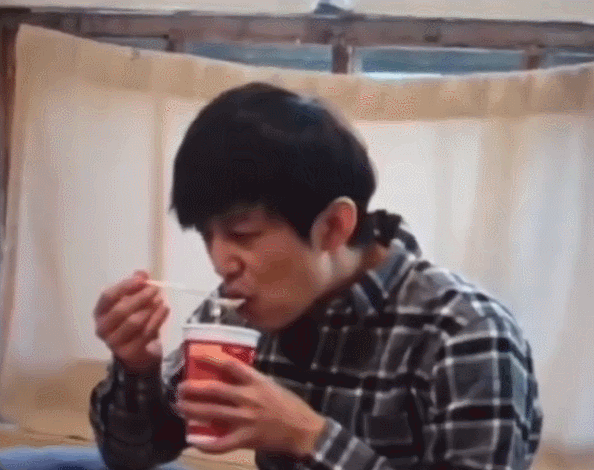 #何炅喝黄磊做的辣味米稀#哎呀哈南方人也不敢吃辣吗？[哈哈]  ​​​