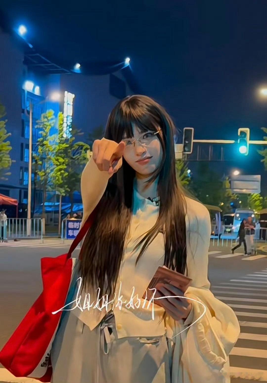 张艺上有刘海以为是hanni乘风2026 张艺上 我刚才真的激动了一下！以为ha