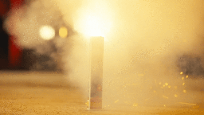 黄景瑜 晓丹你看见烟花了吗 电视剧岁月有情时谁懂啊！张小满每周为严晓丹放烟花，这