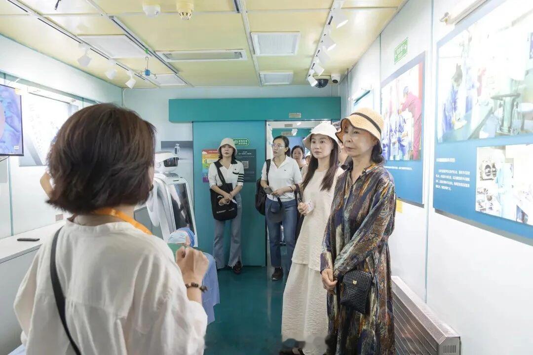 国铁头条【6月6日全国爱眼日，这列送光明的火车限时开放】一列火车，曾在祖国大地上