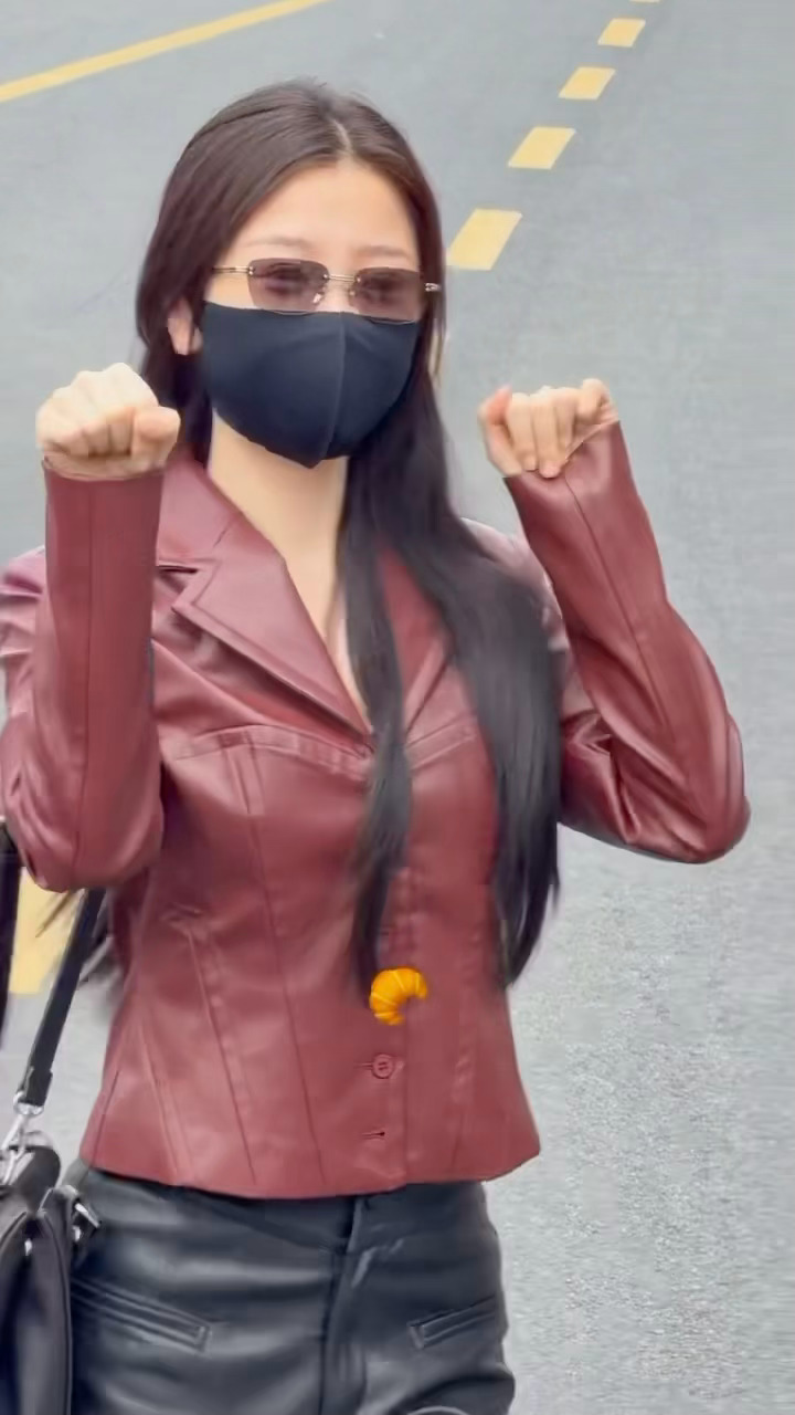 好酷的皮衣皮裤 我直接大喊妈咪虞书欣何盼