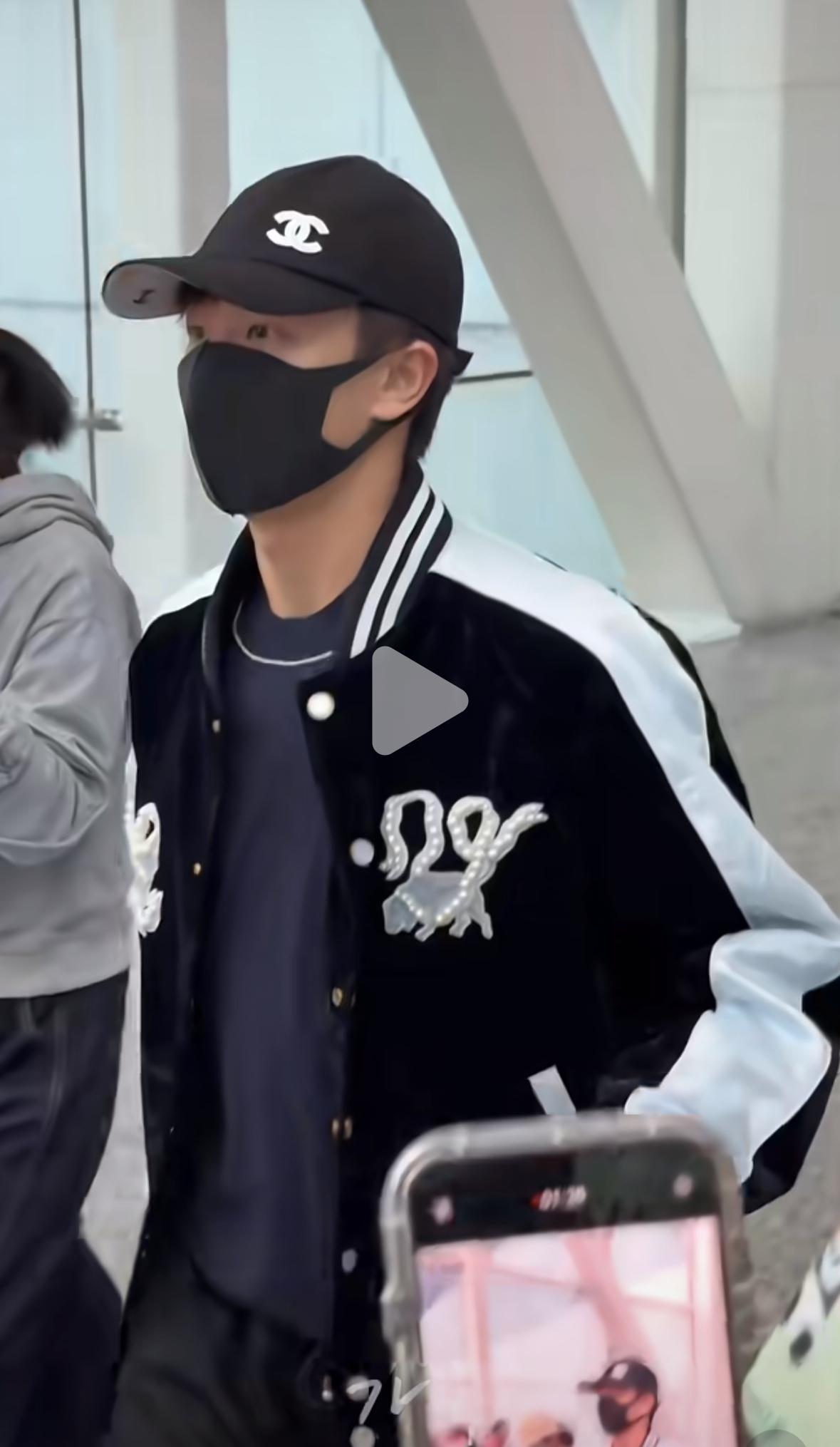 乒超总决赛 汕头明润想赢黄石只能靠排兵布阵啦
12月23日，林高远已经出发
上海