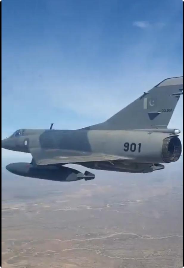 今天巴基斯坦空军在伊朗和阿拉伯海湾上空建立了“防护盾牌”，部署战斗机和预警机（A