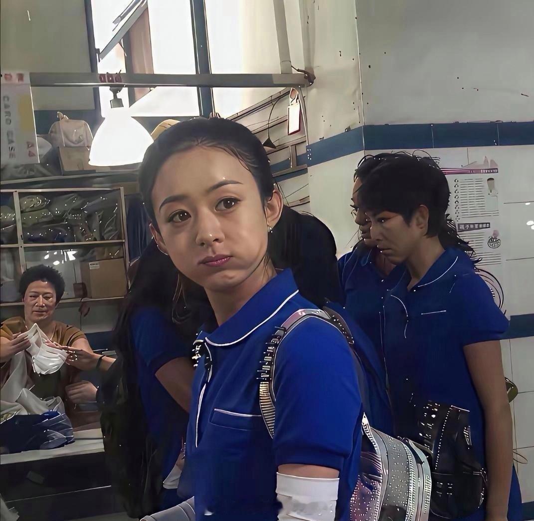 我简直不敢相信，这居然是赵丽颖！我就寻思着她读技校那会有没有谈对象，要是有，那她