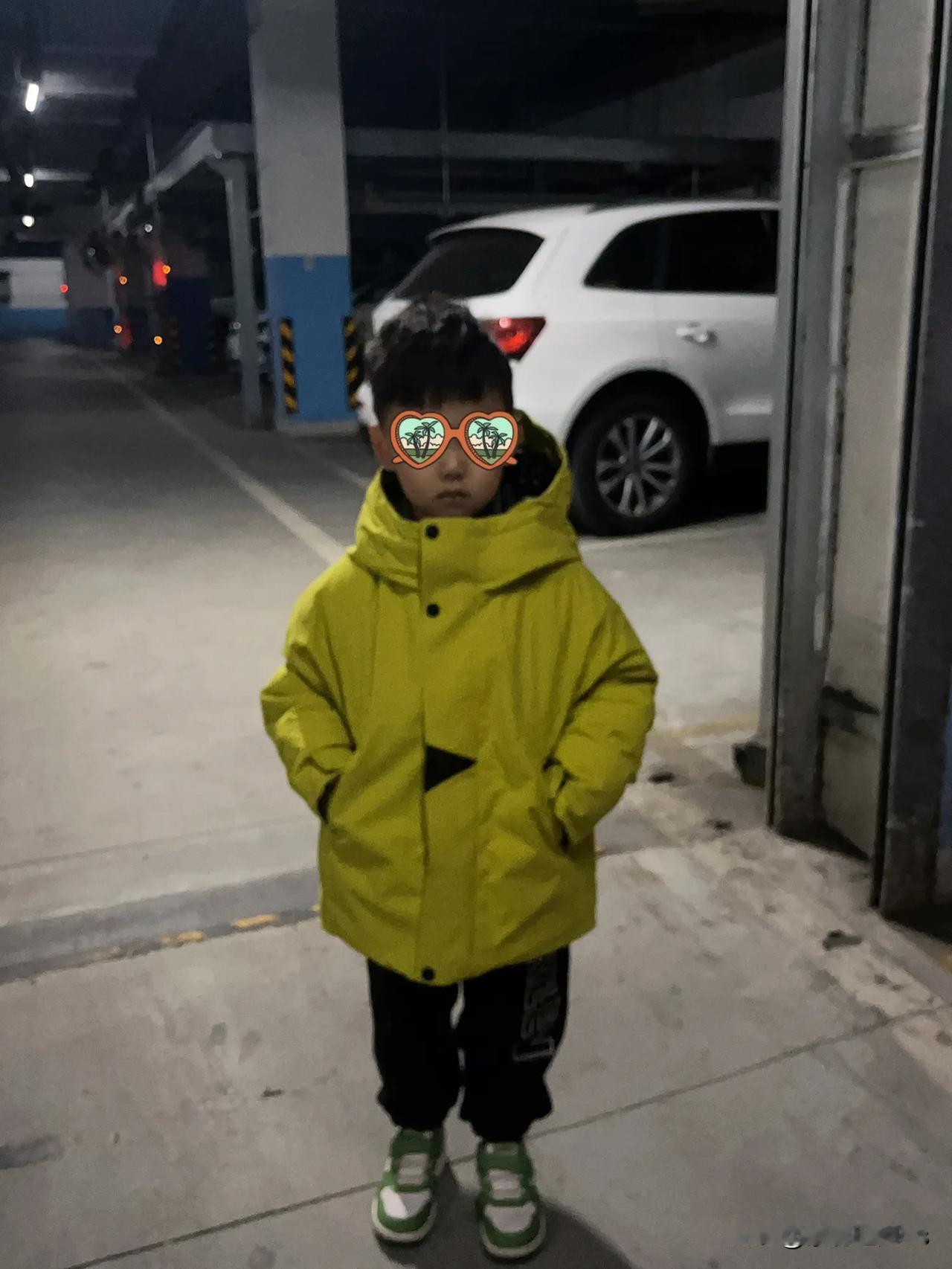 我的好搭子今天又没上学，陪我逛宜家来了

昨天回去看了看以前两居的床，次卧的床找