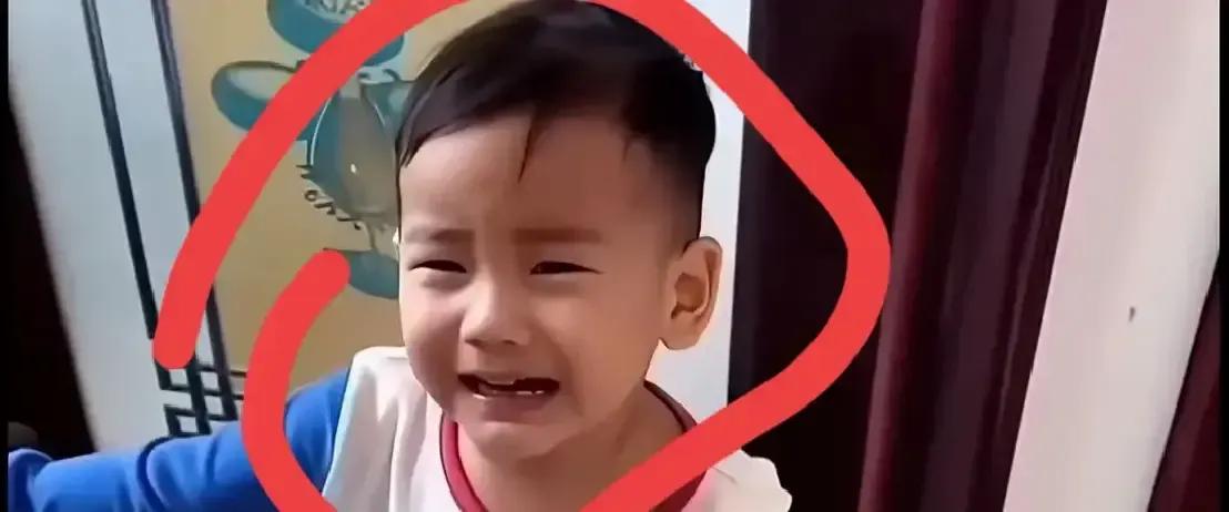 金家和瑶家为了洲洲到底跟谁姓在直播间互呛，一个说“我的孩子谁也别抢”，一个发抱娃