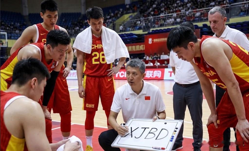 中国男篮热身赛72-91惨败乌拉圭，最多的落后28分，丢人现眼！
请问郭士强教练
