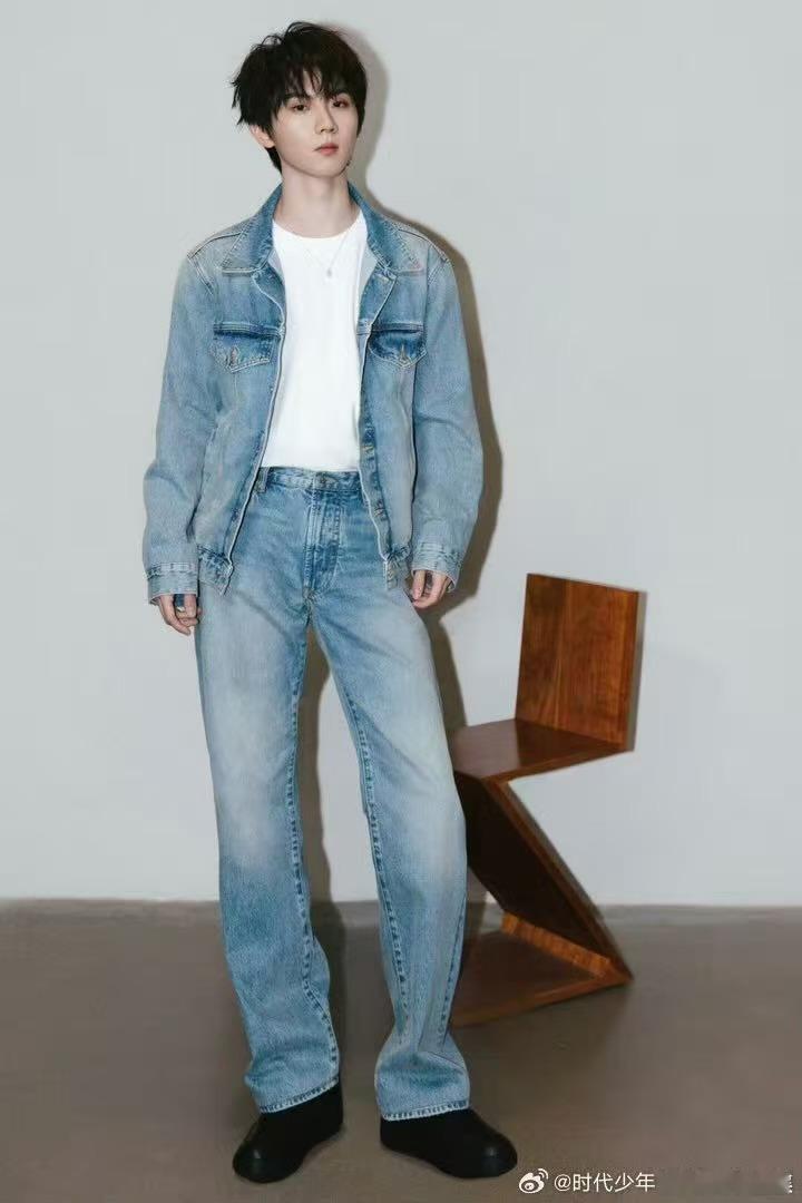 马嘉祺牛仔自拍穿牛仔的马嘉祺穿牛仔的马嘉祺，好帅呀，