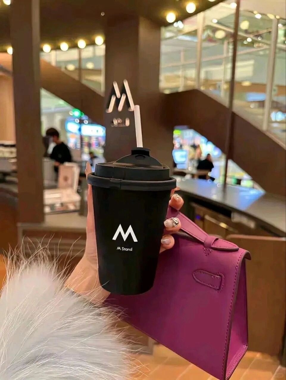 ◡̈ ᑋᵉᑊᑊᵒ ᵕ̈ ᑋᵉᑊᑊᵒ 🌼🌷议论我的人太多了，你得排队亲爱的 