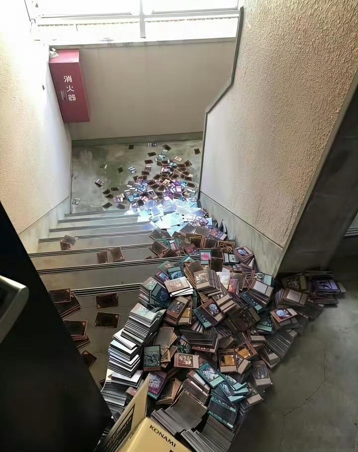 “孩子眼里的珍宝，父母眼里的垃圾。” 