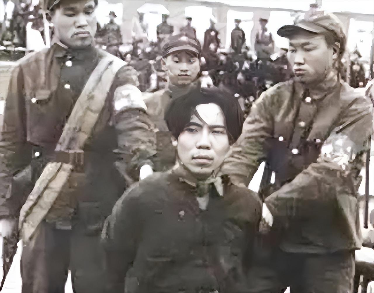 1951年1月的浙江江山县，戴善武被执行死刑，这个戴笠的儿子，从父亲死后的五年里