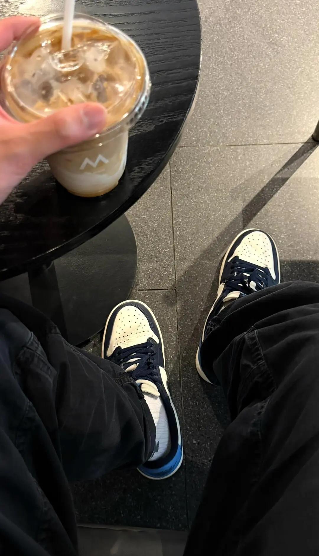 338💰今天穿什么鞋👟
穿不腻的鞋 喝不腻的咖啡☕️  提鞋来见 鞋柜里必须