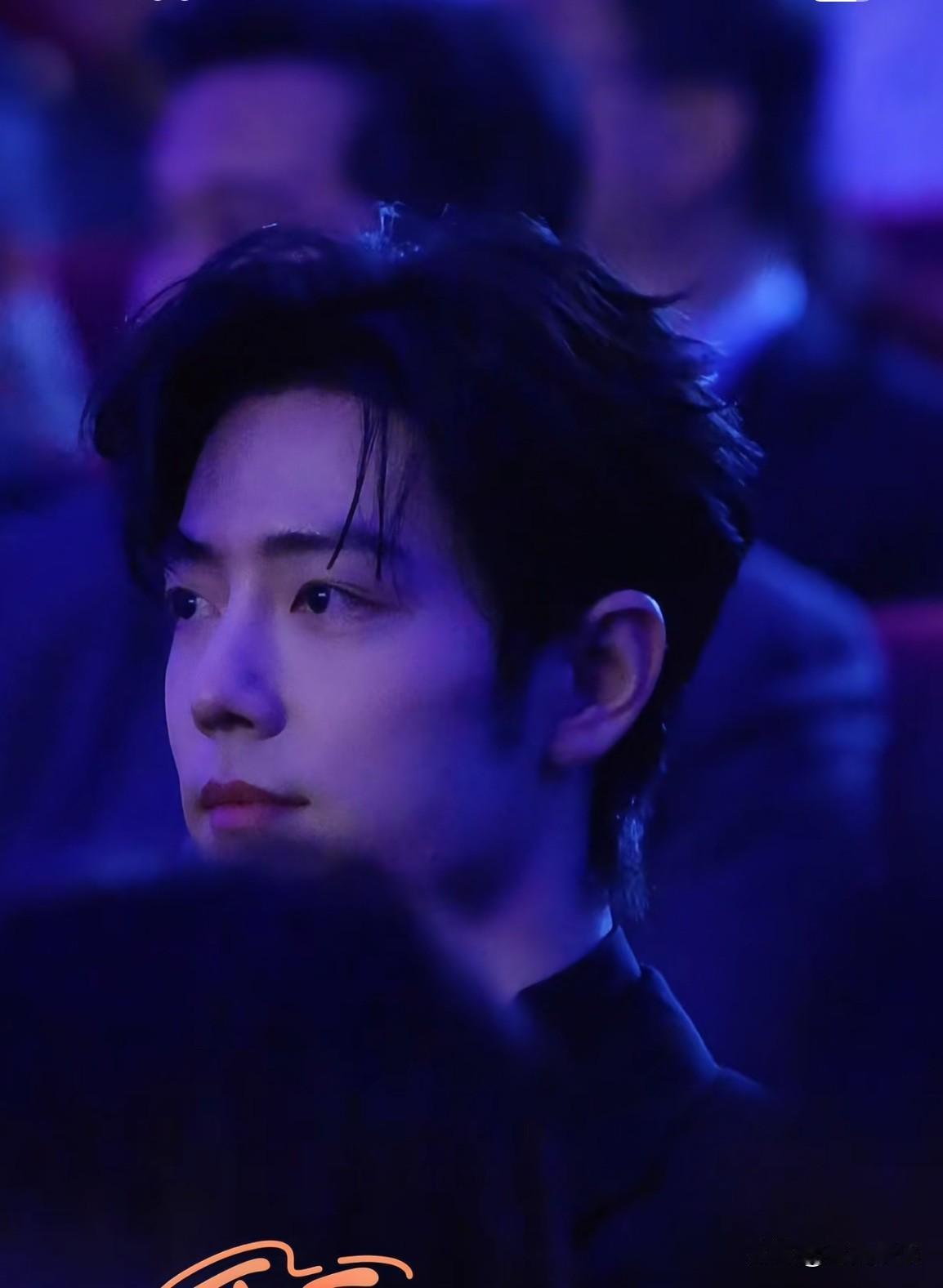 恭喜肖战，恭喜 得闲谨制 ！！
首提即中！这个肖战太牛了👍
旁边是教他战马的倪