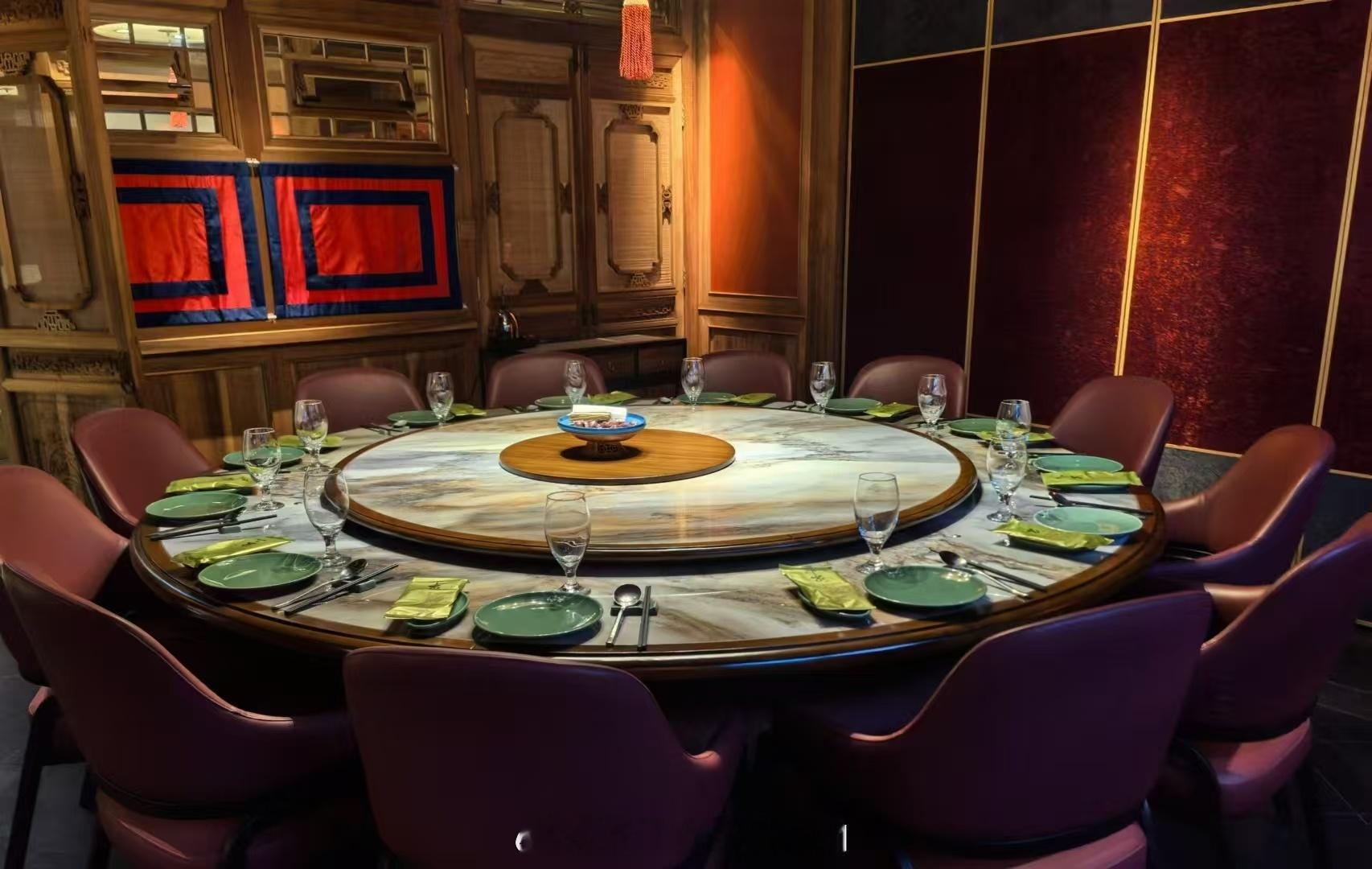 爸妈初五请公婆，小妹我们终于选好了餐厅。还是那家山城了，初五可以单点，不用一定要