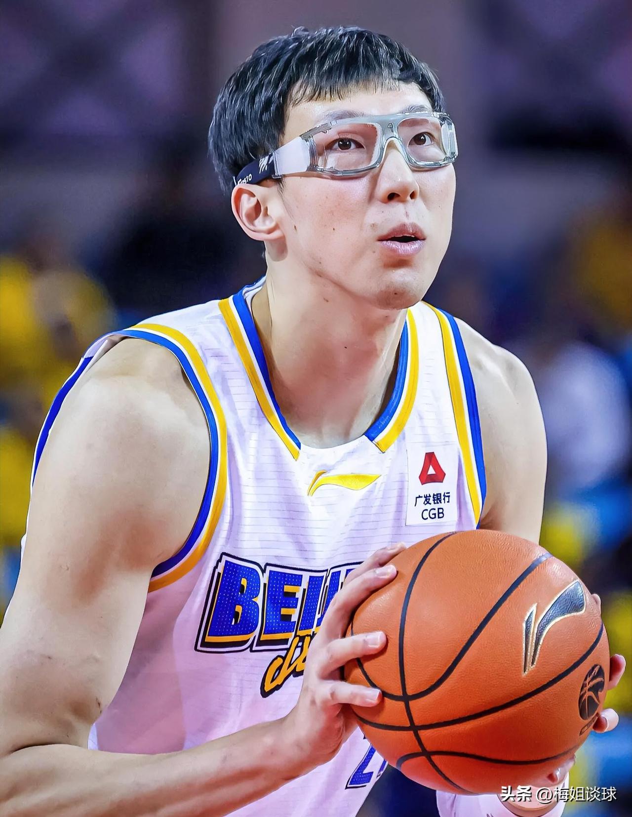 不得不说！今日北汽86：88不敌吉林，最大的三个问题一目了然：
 
01、周琦罚