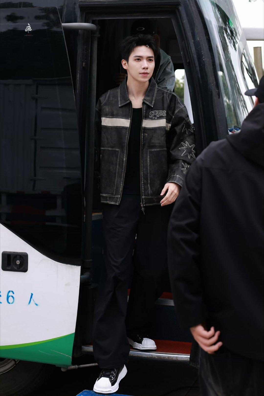 罗一舟coach腕表品牌挚友 💚罗一舟霍旭 晚安一舟✨日子甜甜的 像清晨的柠檬