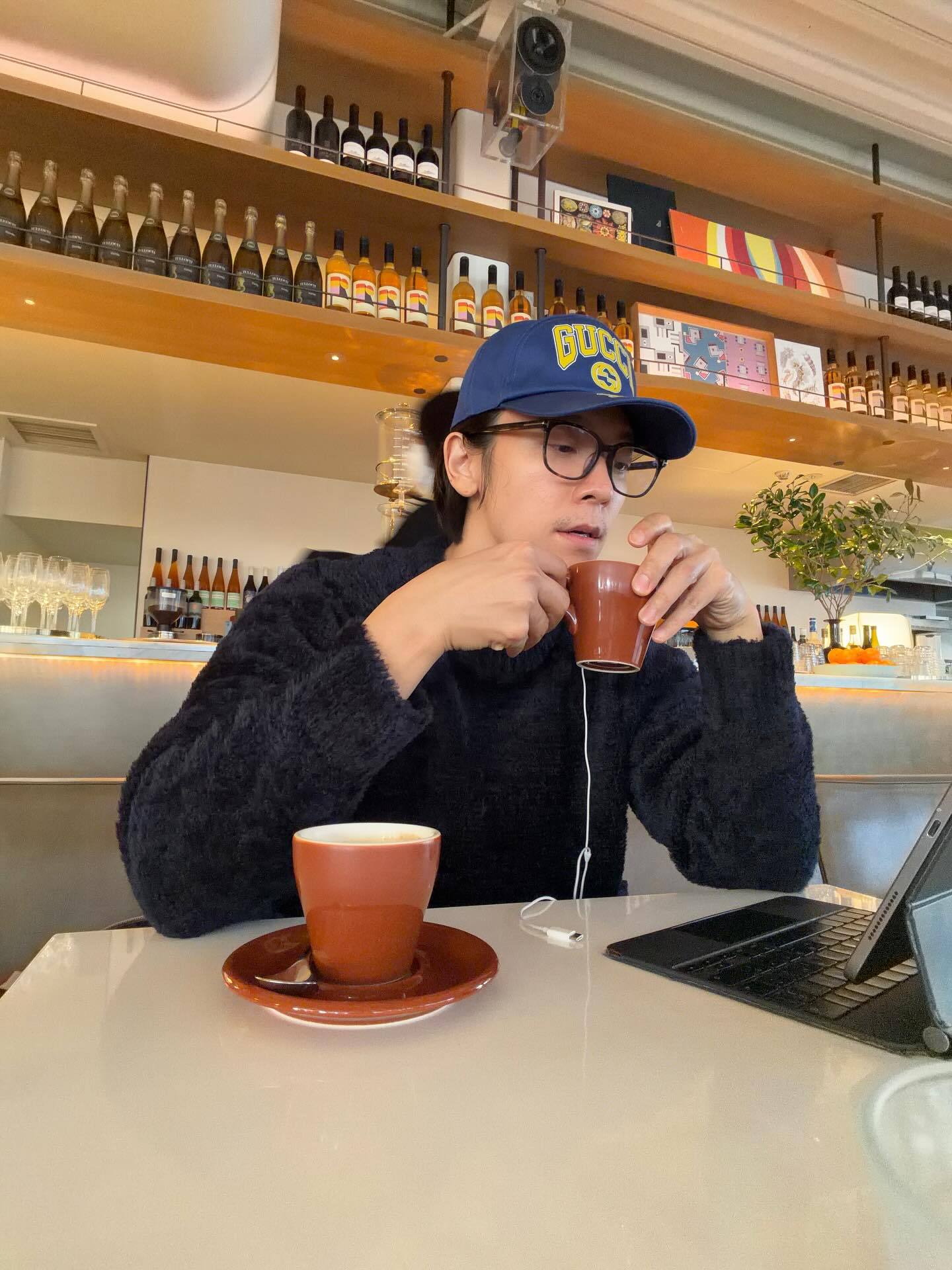 “CB百蓝_。260228李东海 IG更新：2月辛苦了 ^^ 我们3月也继续奔跑