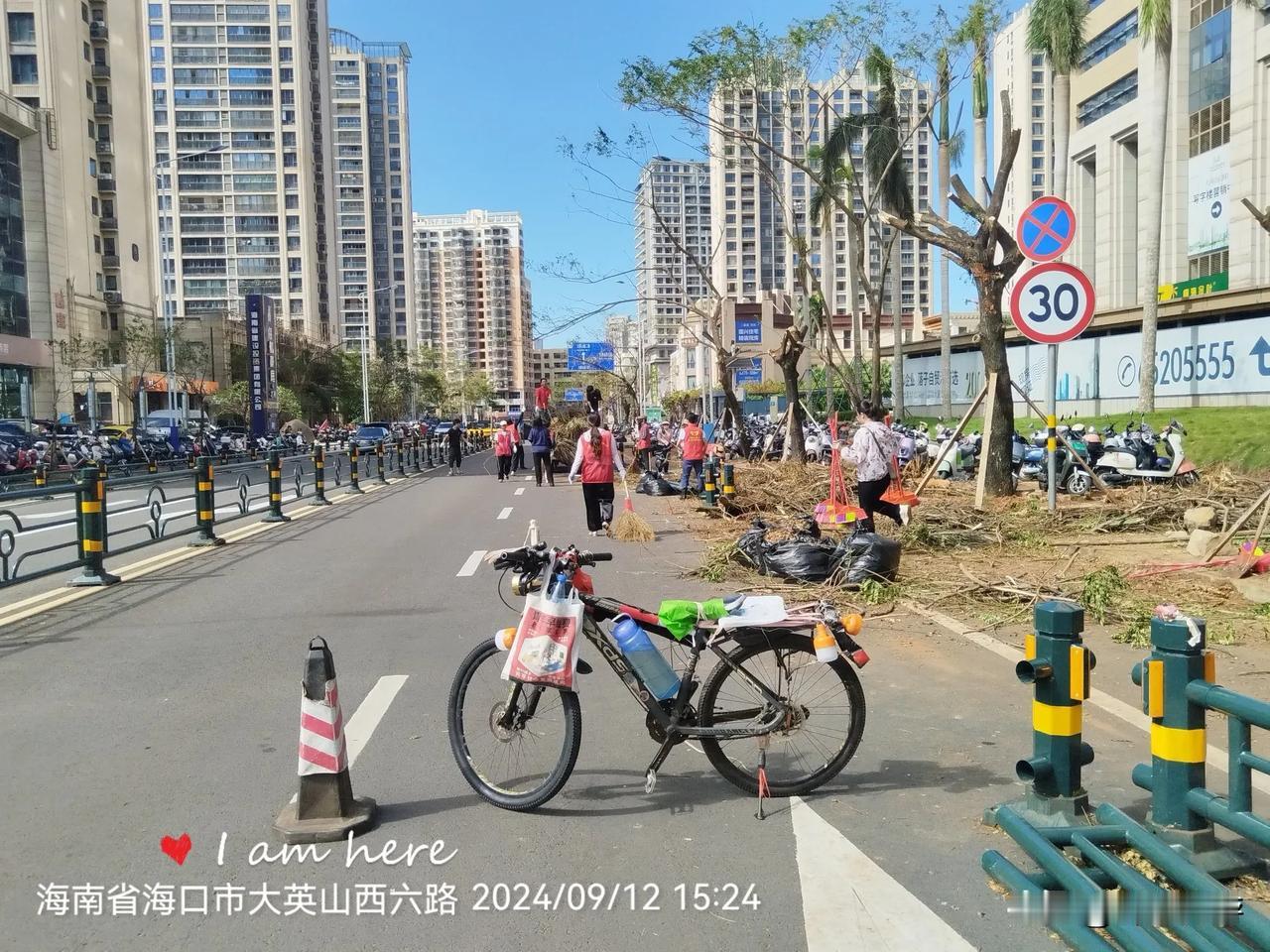 不安分的黑马
​黑马（自行车的别称）随时随地乱窜充当“拦路虎”还是“临时交管”呢