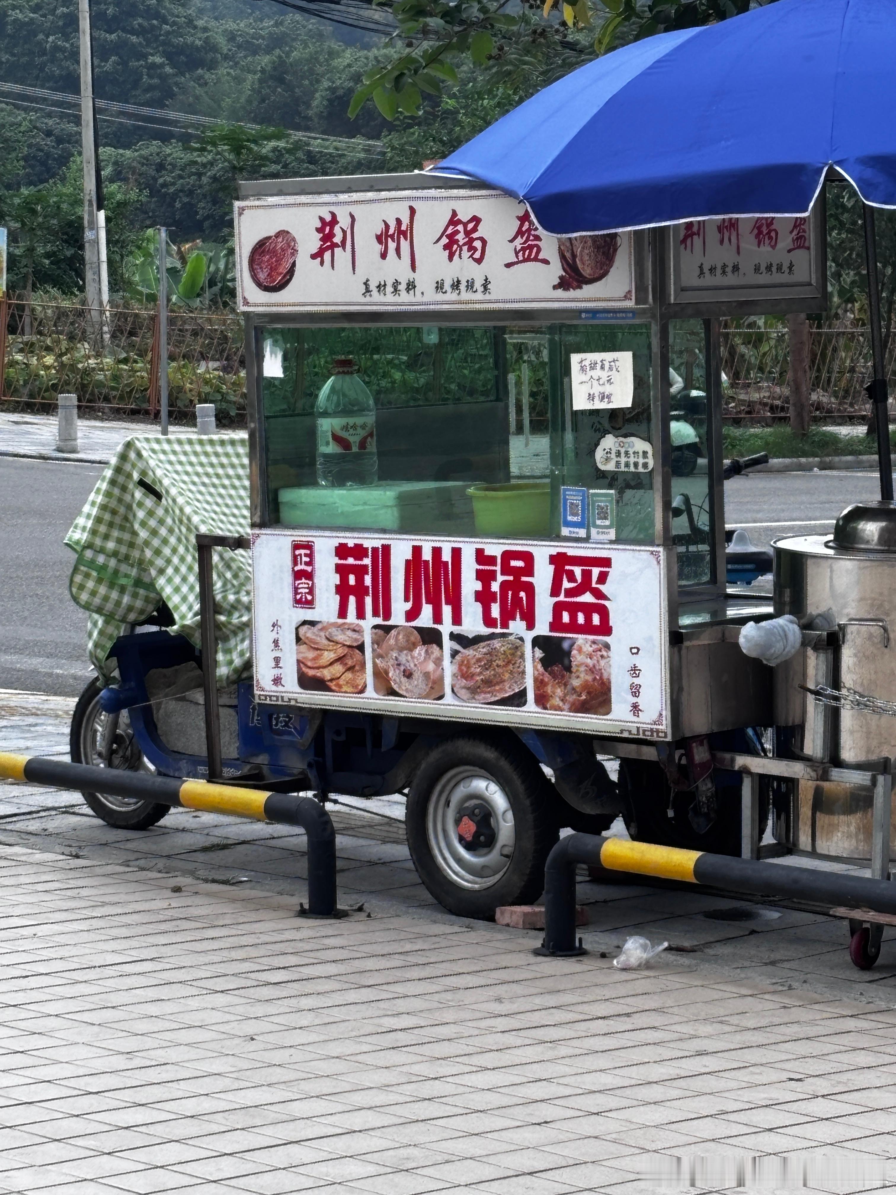 弄孙每思养老院，常与痴呆笑周旋。只是固执多难哄，家属同谋且从权。        